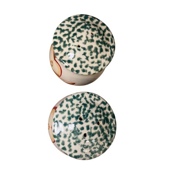 VINTAGE POTTERY GREEN SPONGE DESIGN ON TOP RED APPLE SALT AND PEPPER SHAKERS - Picture 4 of 12